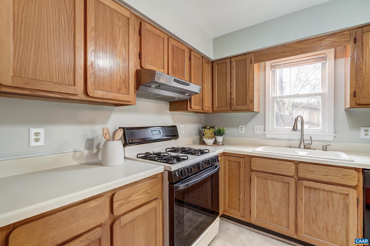 439 WYNRIDGE DR, CHARLOTTESVILLE, Virginia 22901, 3 Bedrooms Bedrooms, ,2 BathroomsBathrooms,Residential,For sale,439 WYNRIDGE DR,673627 MLS # 673627