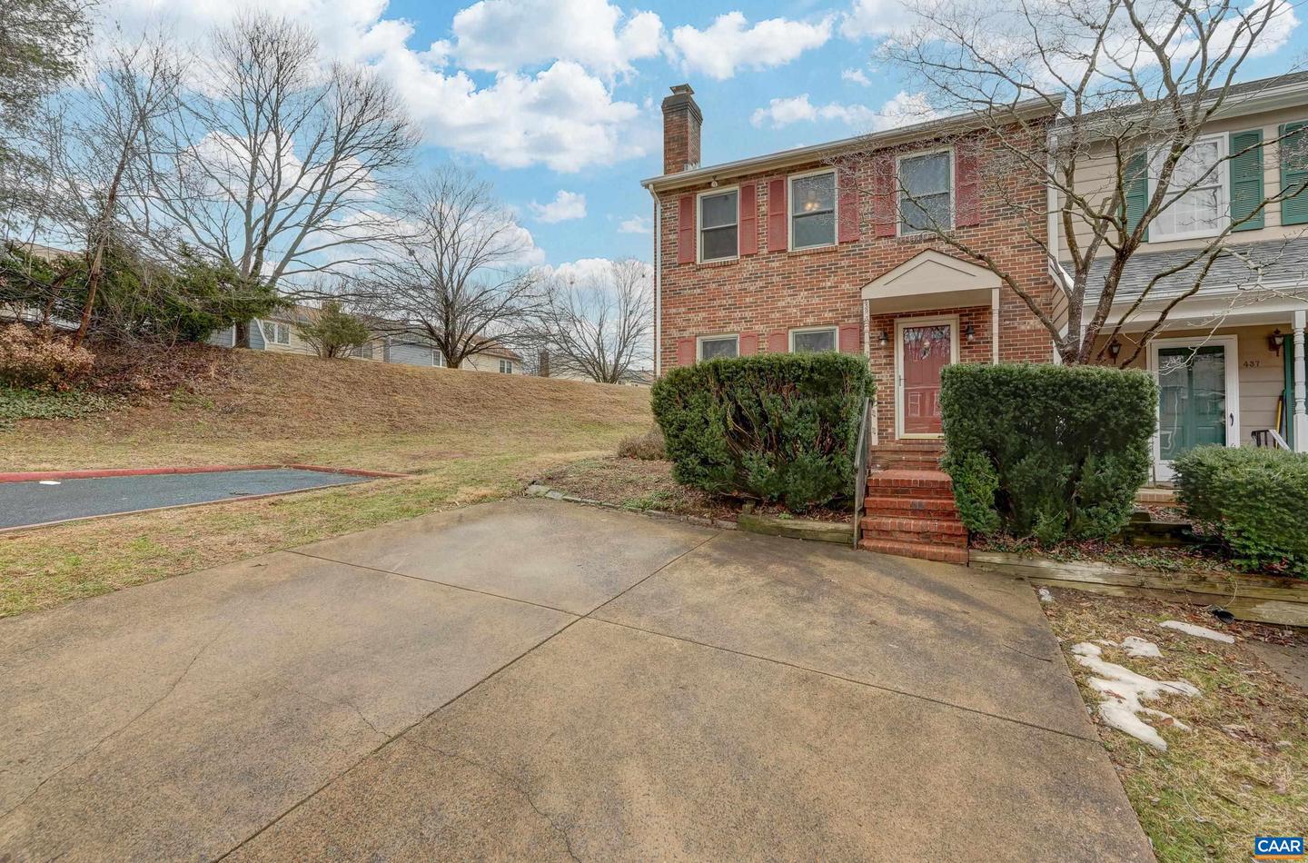 439 WYNRIDGE DR, CHARLOTTESVILLE, Virginia 22901, 3 Bedrooms Bedrooms, ,2 BathroomsBathrooms,Residential,For sale,439 WYNRIDGE DR,673627 MLS # 673627