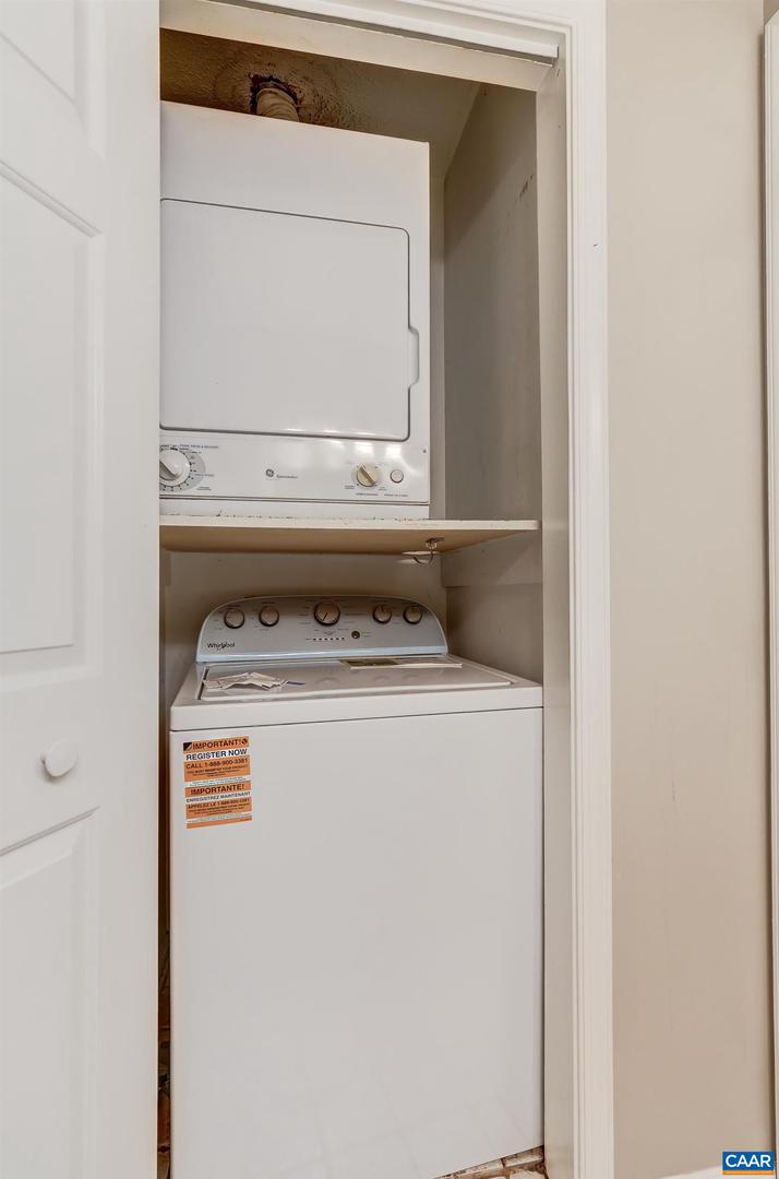 439 WYNRIDGE DR, CHARLOTTESVILLE, Virginia 22901, 3 Bedrooms Bedrooms, ,2 BathroomsBathrooms,Residential,For sale,439 WYNRIDGE DR,673627 MLS # 673627