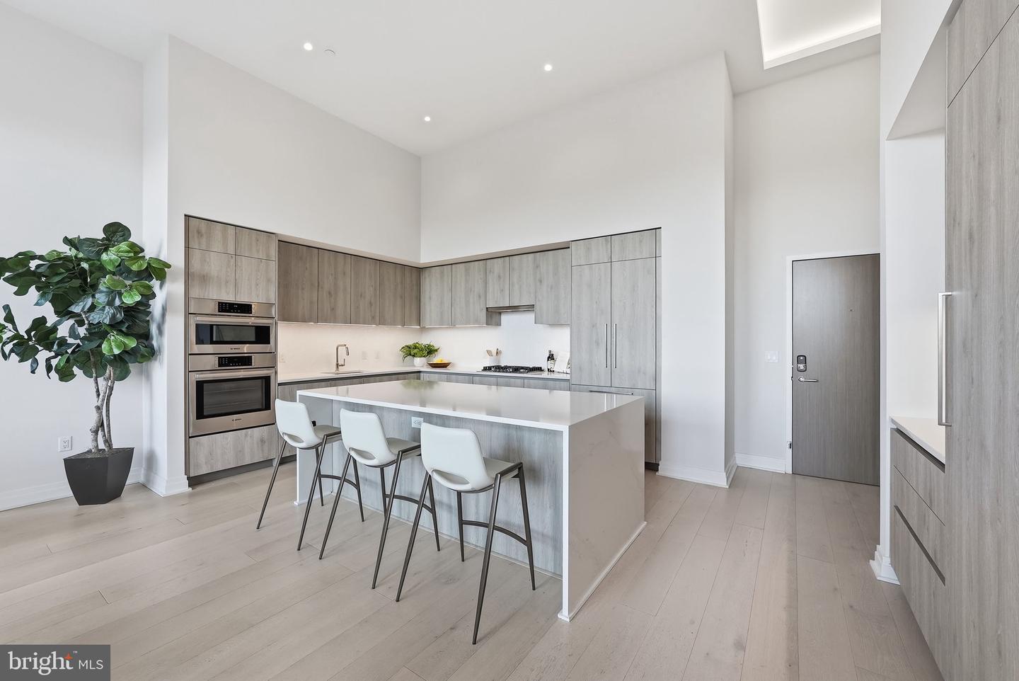 1201 N ROYAL ST #105, ALEXANDRIA, Virginia 22314, 2 Bedrooms Bedrooms, ,2 BathroomsBathrooms,Residential,For sale,1201 N ROYAL ST #105,VAAX2054470 MLS # VAAX2054470