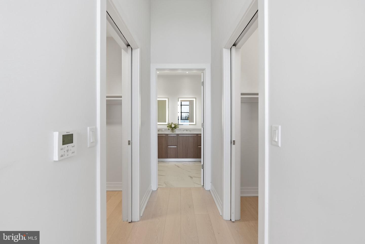 1201 N ROYAL ST #105, ALEXANDRIA, Virginia 22314, 2 Bedrooms Bedrooms, ,2 BathroomsBathrooms,Residential,For sale,1201 N ROYAL ST #105,VAAX2054470 MLS # VAAX2054470