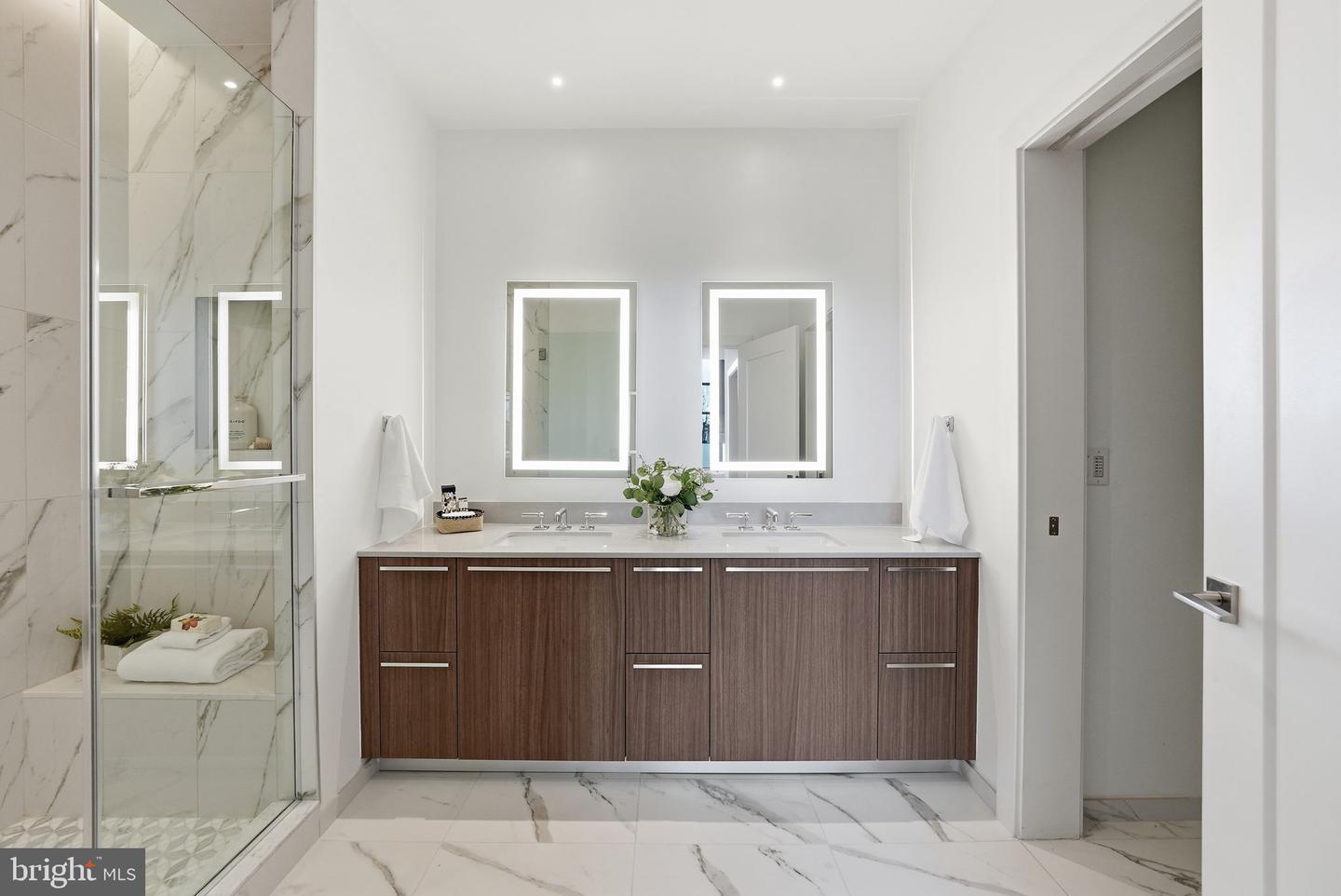 1201 N ROYAL ST #105, ALEXANDRIA, Virginia 22314, 2 Bedrooms Bedrooms, ,2 BathroomsBathrooms,Residential,For sale,1201 N ROYAL ST #105,VAAX2054470 MLS # VAAX2054470