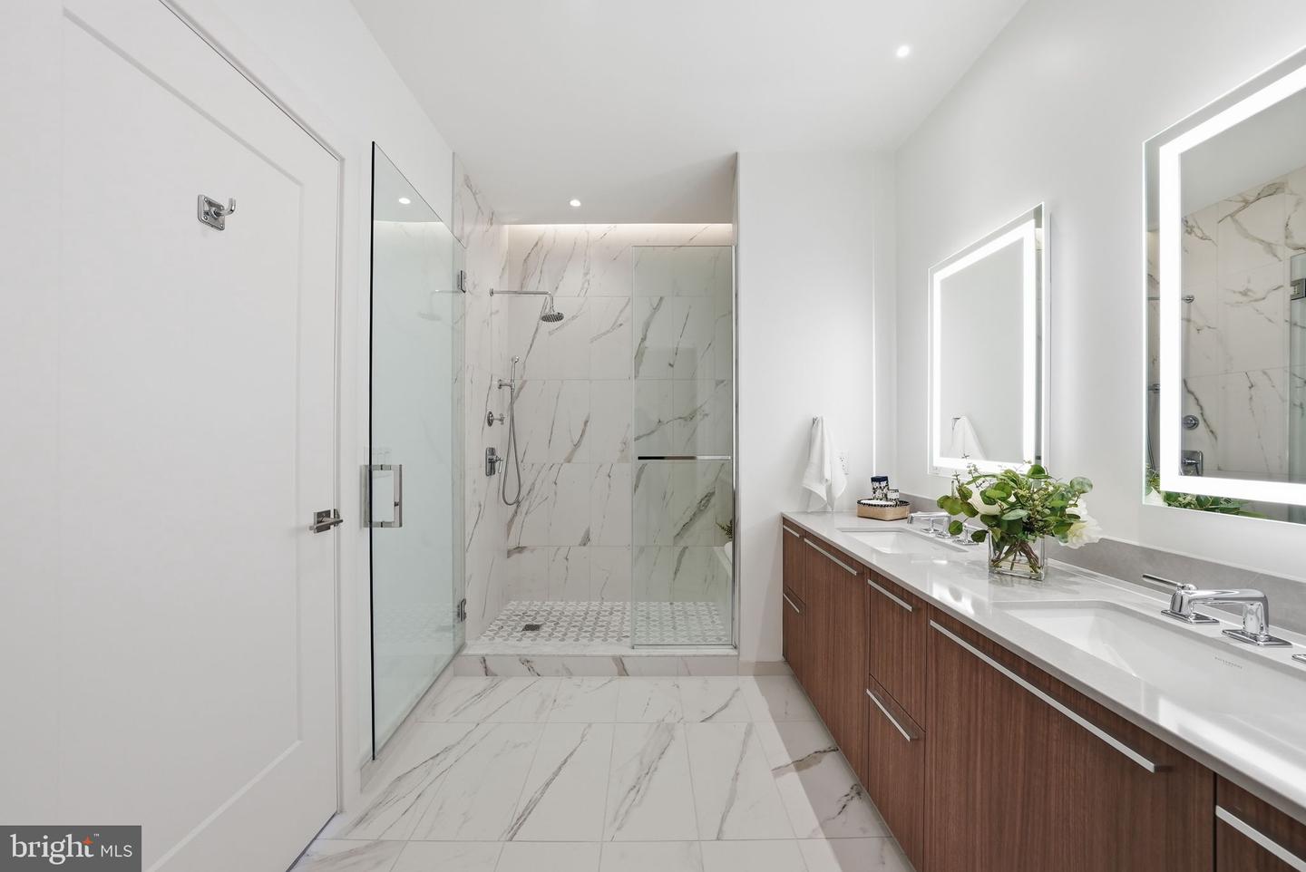 1201 N ROYAL ST #105, ALEXANDRIA, Virginia 22314, 2 Bedrooms Bedrooms, ,2 BathroomsBathrooms,Residential,For sale,1201 N ROYAL ST #105,VAAX2054470 MLS # VAAX2054470