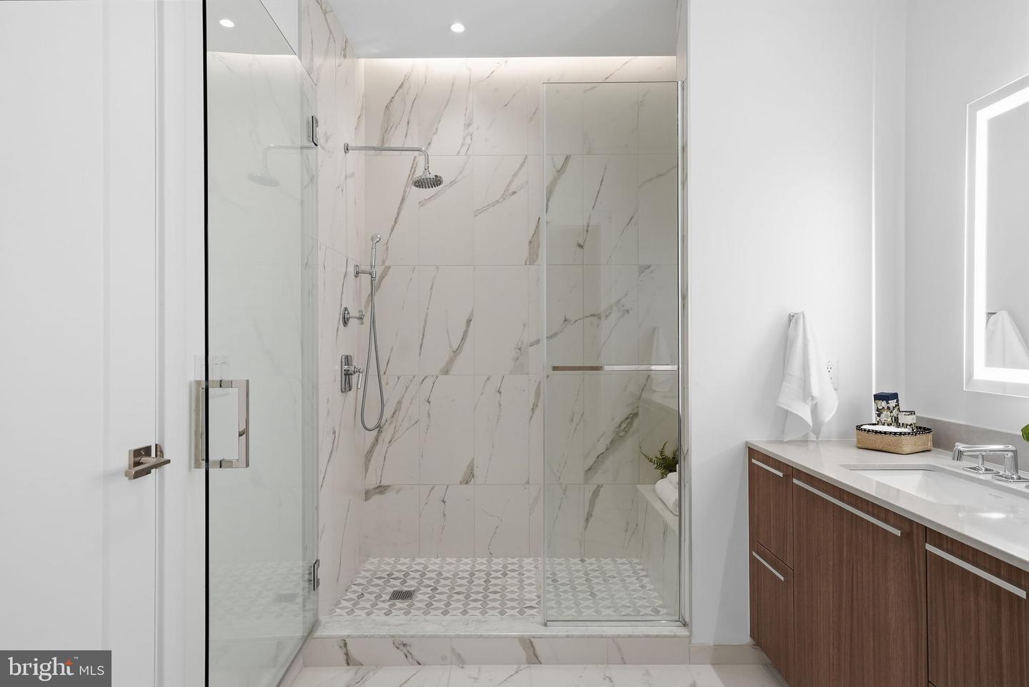 1201 N ROYAL ST #105, ALEXANDRIA, Virginia 22314, 2 Bedrooms Bedrooms, ,2 BathroomsBathrooms,Residential,For sale,1201 N ROYAL ST #105,VAAX2054470 MLS # VAAX2054470