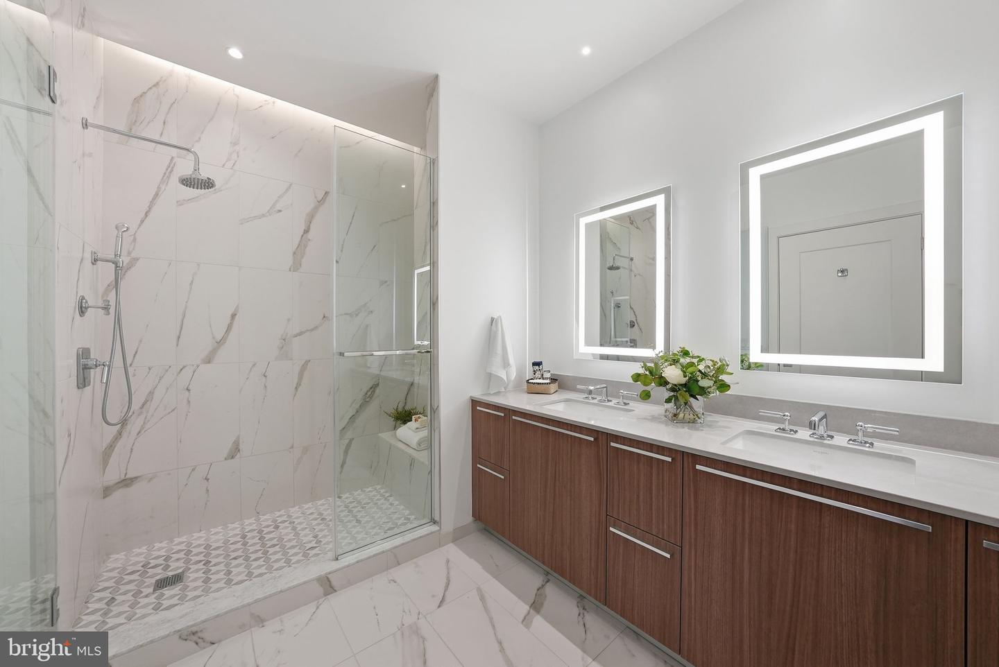 1201 N ROYAL ST #105, ALEXANDRIA, Virginia 22314, 2 Bedrooms Bedrooms, ,2 BathroomsBathrooms,Residential,For sale,1201 N ROYAL ST #105,VAAX2054470 MLS # VAAX2054470