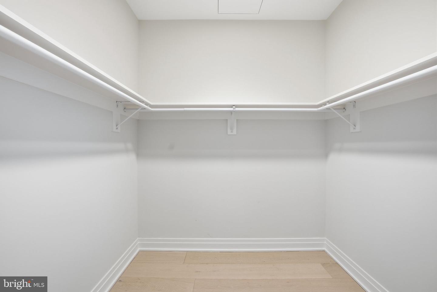 1201 N ROYAL ST #105, ALEXANDRIA, Virginia 22314, 2 Bedrooms Bedrooms, ,2 BathroomsBathrooms,Residential,For sale,1201 N ROYAL ST #105,VAAX2054470 MLS # VAAX2054470