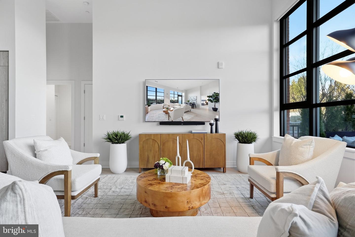 1201 N ROYAL ST #105, ALEXANDRIA, Virginia 22314, 2 Bedrooms Bedrooms, ,2 BathroomsBathrooms,Residential,For sale,1201 N ROYAL ST #105,VAAX2054470 MLS # VAAX2054470