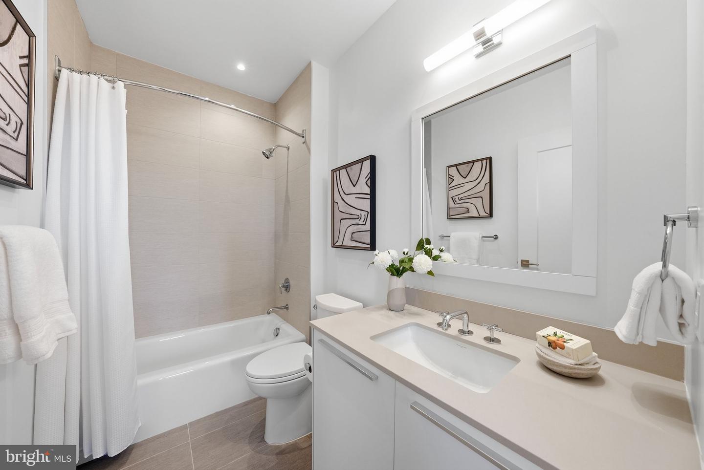 1201 N ROYAL ST #105, ALEXANDRIA, Virginia 22314, 2 Bedrooms Bedrooms, ,2 BathroomsBathrooms,Residential,For sale,1201 N ROYAL ST #105,VAAX2054470 MLS # VAAX2054470