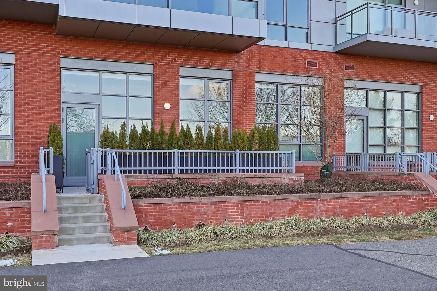 1201 N ROYAL ST #105, ALEXANDRIA, Virginia 22314, 2 Bedrooms Bedrooms, ,2 BathroomsBathrooms,Residential,For sale,1201 N ROYAL ST #105,VAAX2054470 MLS # VAAX2054470