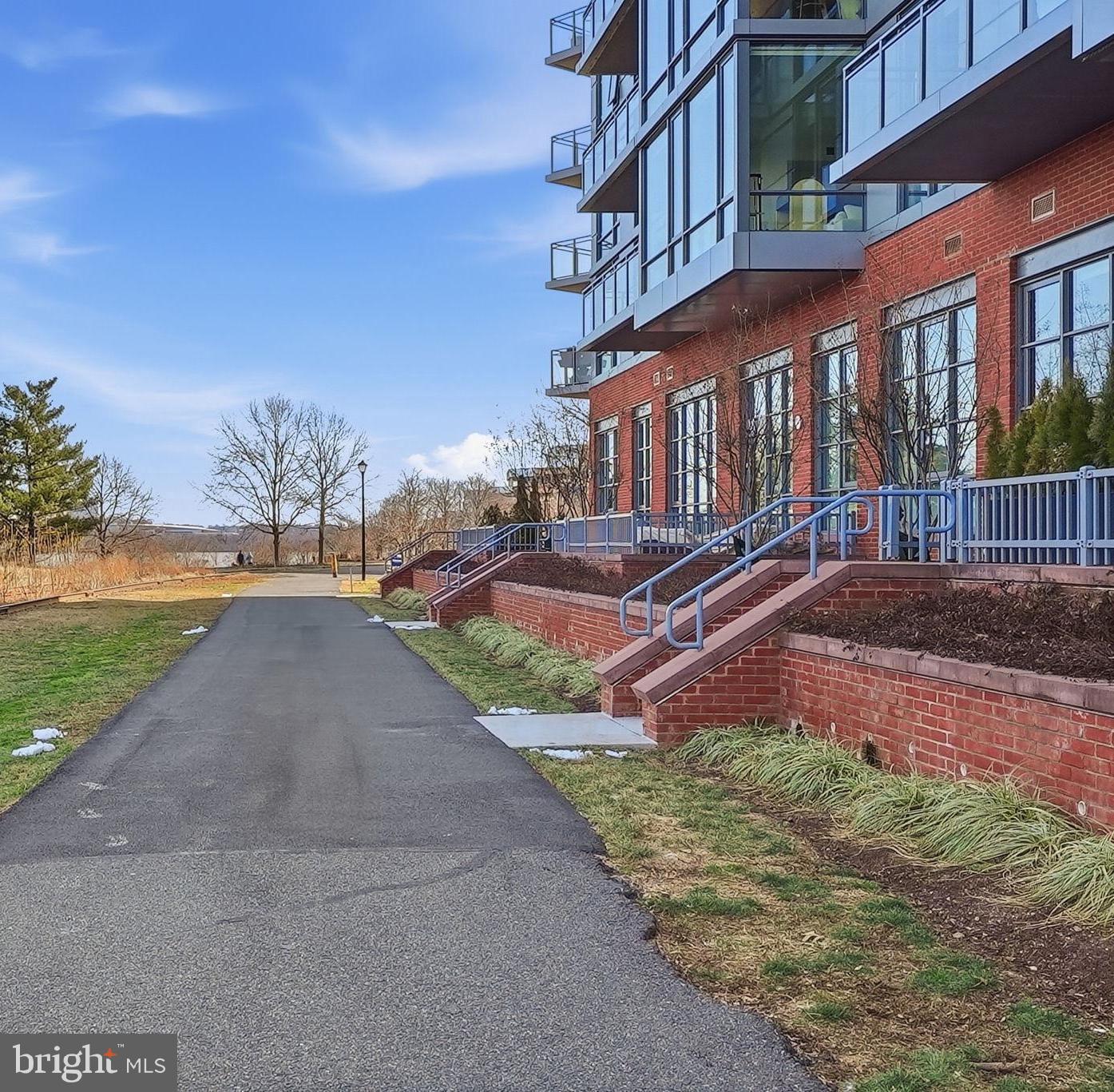 1201 N ROYAL ST #105, ALEXANDRIA, Virginia 22314, 2 Bedrooms Bedrooms, ,2 BathroomsBathrooms,Residential,For sale,1201 N ROYAL ST #105,VAAX2054470 MLS # VAAX2054470