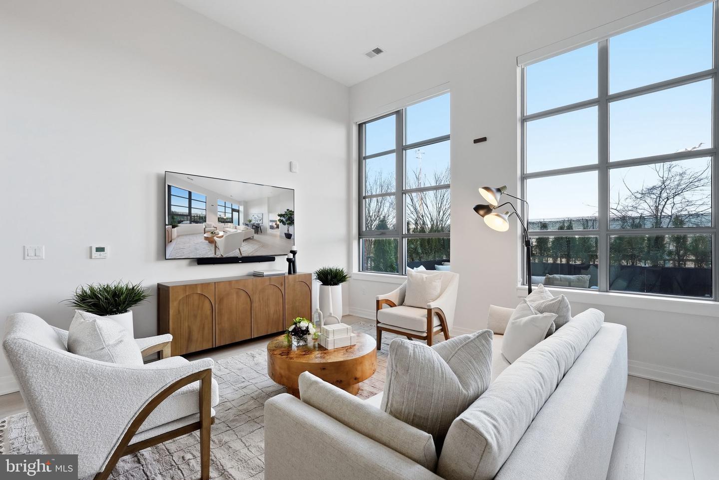 1201 N ROYAL ST #105, ALEXANDRIA, Virginia 22314, 2 Bedrooms Bedrooms, ,2 BathroomsBathrooms,Residential,For sale,1201 N ROYAL ST #105,VAAX2054470 MLS # VAAX2054470