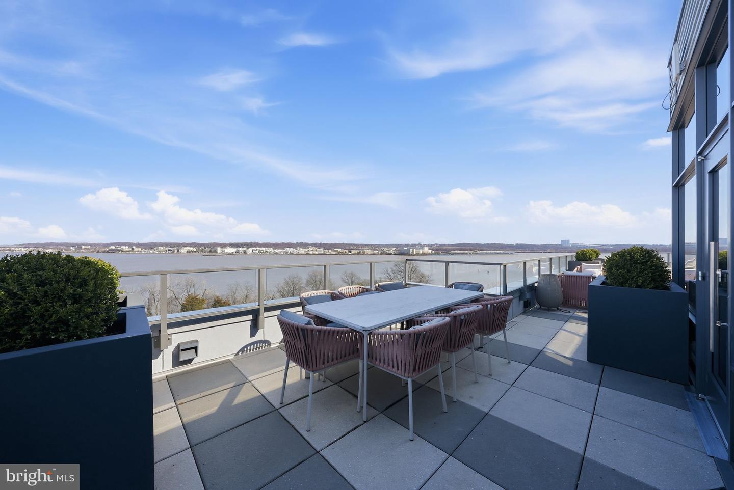 1201 N ROYAL ST #105, ALEXANDRIA, Virginia 22314, 2 Bedrooms Bedrooms, ,2 BathroomsBathrooms,Residential,For sale,1201 N ROYAL ST #105,VAAX2054470 MLS # VAAX2054470