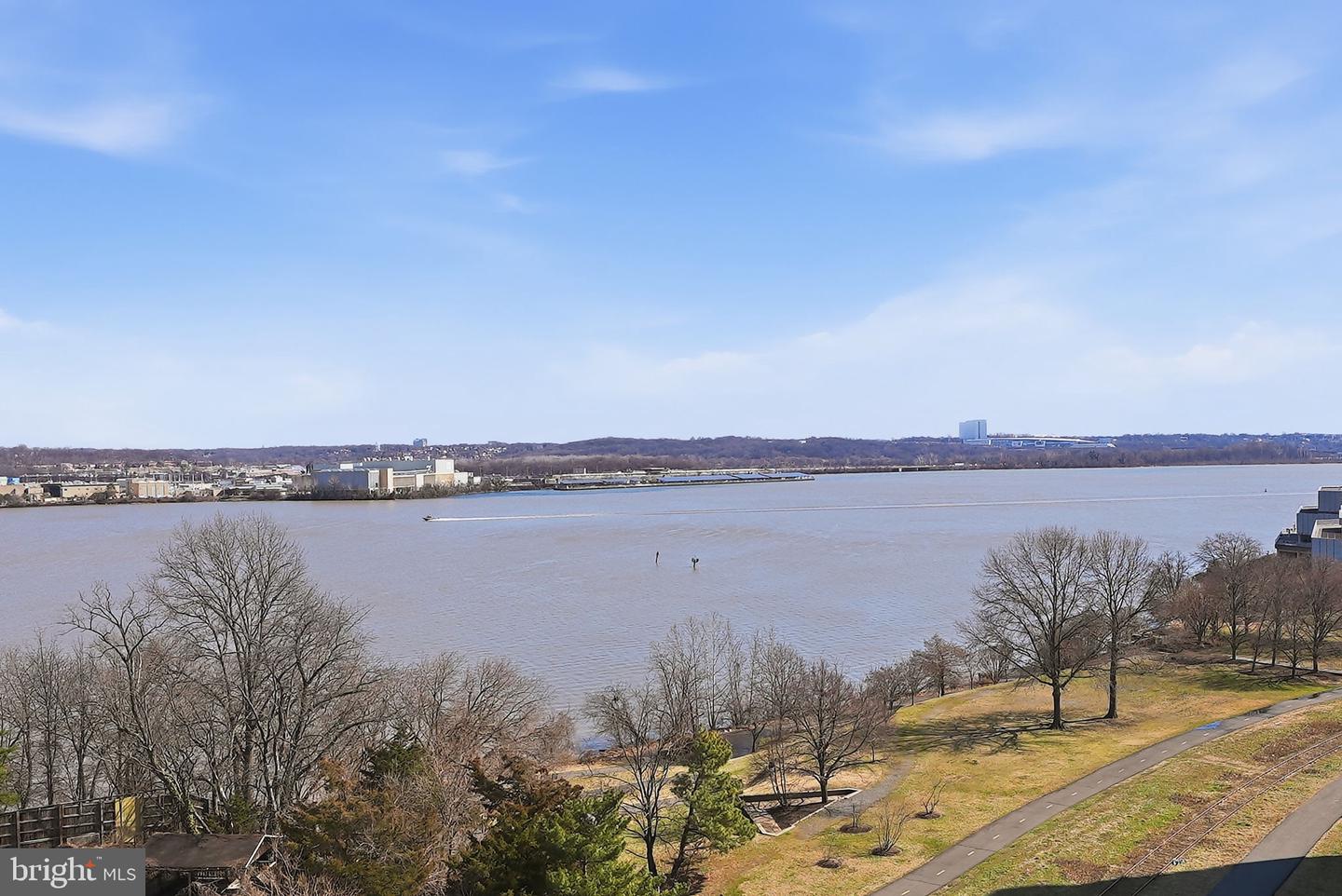 1201 N ROYAL ST #105, ALEXANDRIA, Virginia 22314, 2 Bedrooms Bedrooms, ,2 BathroomsBathrooms,Residential,For sale,1201 N ROYAL ST #105,VAAX2054470 MLS # VAAX2054470