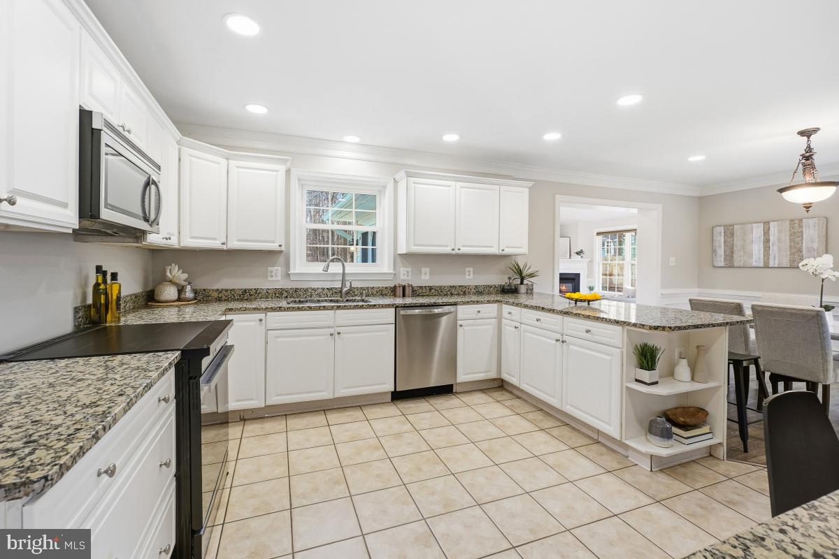 4515 FOREST HILL DR, FAIRFAX, Virginia 22030, 5 Bedrooms Bedrooms, 18 Rooms Rooms,5 BathroomsBathrooms,Residential,For sale,4515 FOREST HILL DR,VAFX2292616 MLS # VAFX2292616