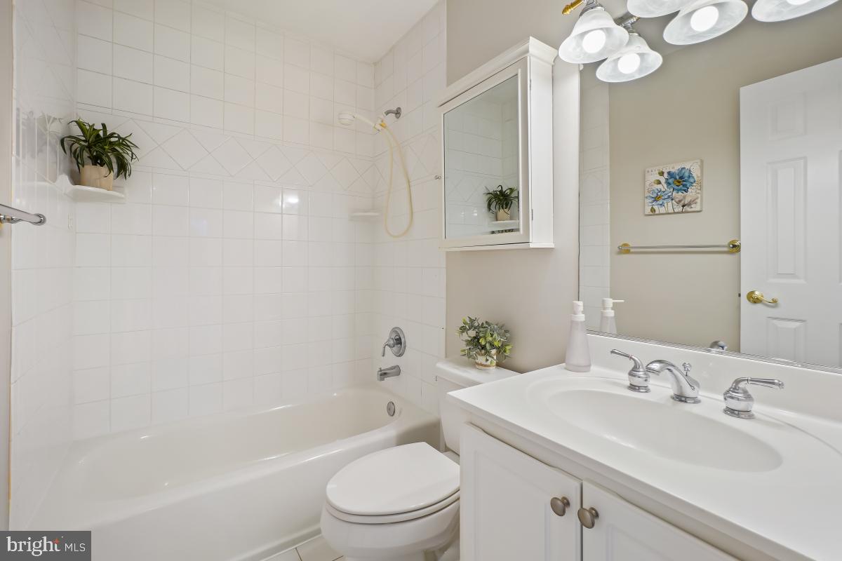 4515 FOREST HILL DR, FAIRFAX, Virginia 22030, 5 Bedrooms Bedrooms, 18 Rooms Rooms,5 BathroomsBathrooms,Residential,For sale,4515 FOREST HILL DR,VAFX2292616 MLS # VAFX2292616