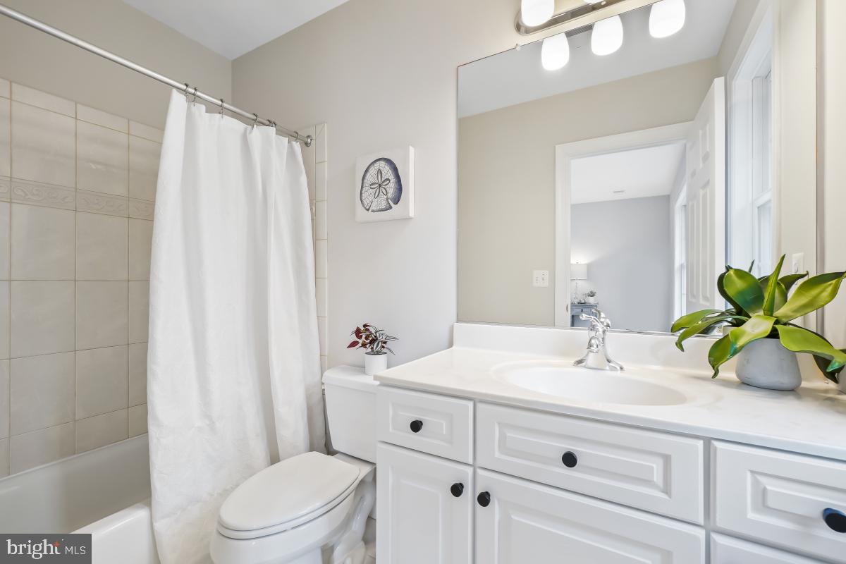 4515 FOREST HILL DR, FAIRFAX, Virginia 22030, 5 Bedrooms Bedrooms, 18 Rooms Rooms,5 BathroomsBathrooms,Residential,For sale,4515 FOREST HILL DR,VAFX2292616 MLS # VAFX2292616