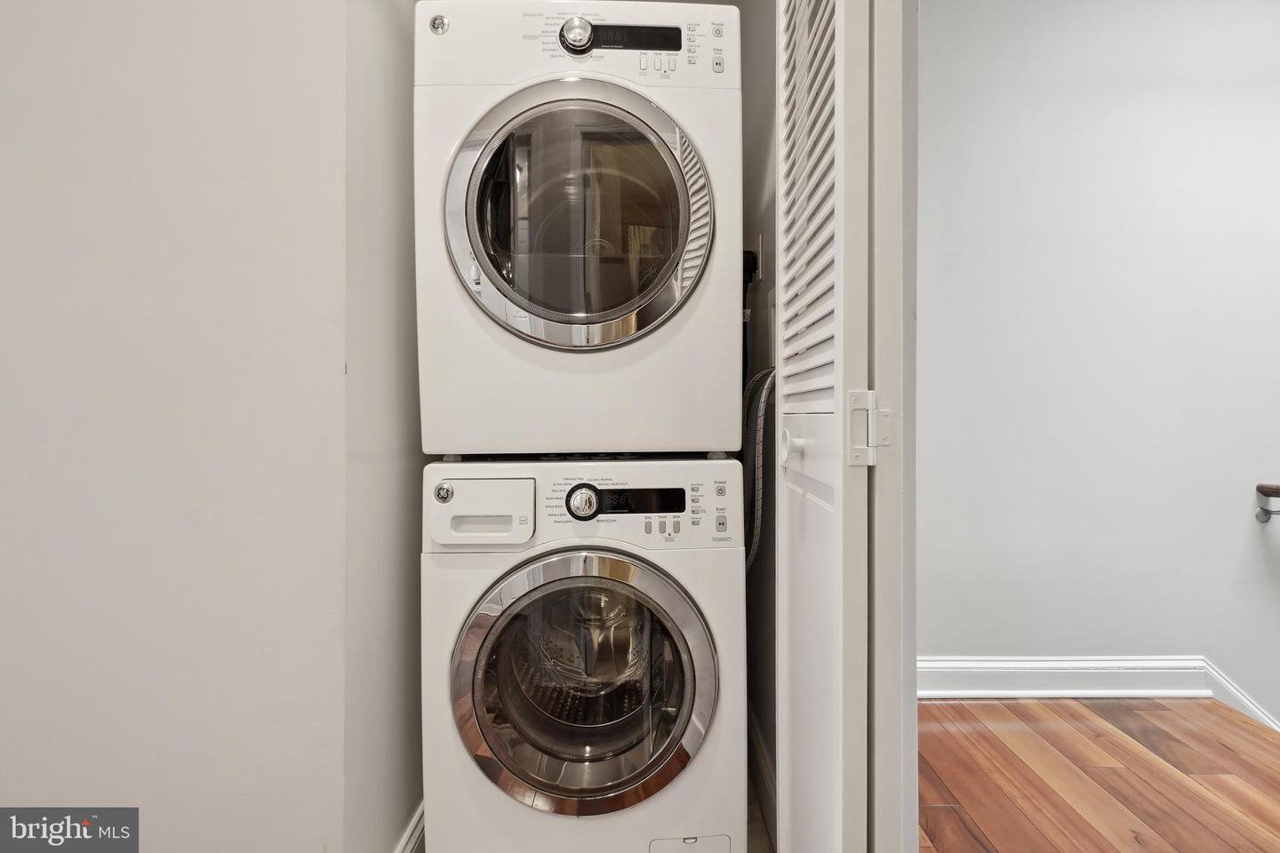 1917 H ST NE, WASHINGTON, District Of Columbia 20002, 4 Bedrooms Bedrooms, ,3 BathroomsBathrooms,Residential,For sale,1917 H ST NE,DCDC2247646 MLS # DCDC2247646