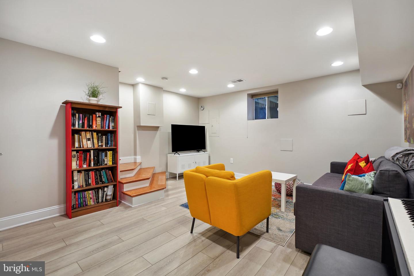 1917 H ST NE, WASHINGTON, District Of Columbia 20002, 4 Bedrooms Bedrooms, ,3 BathroomsBathrooms,Residential,For sale,1917 H ST NE,DCDC2247646 MLS # DCDC2247646