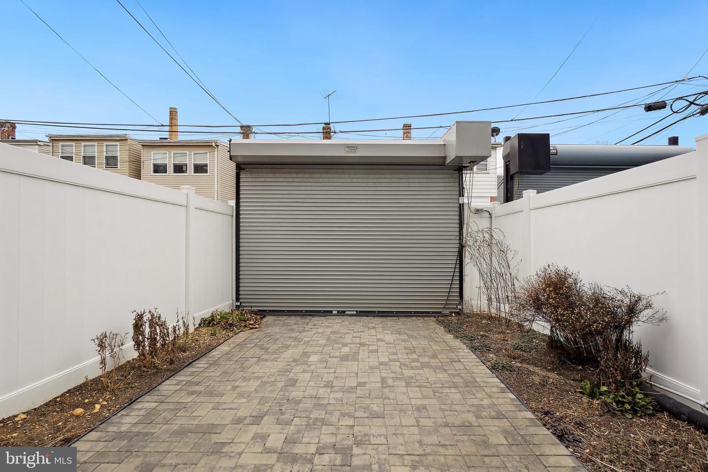 1917 H ST NE, WASHINGTON, District Of Columbia 20002, 4 Bedrooms Bedrooms, ,3 BathroomsBathrooms,Residential,For sale,1917 H ST NE,DCDC2247646 MLS # DCDC2247646