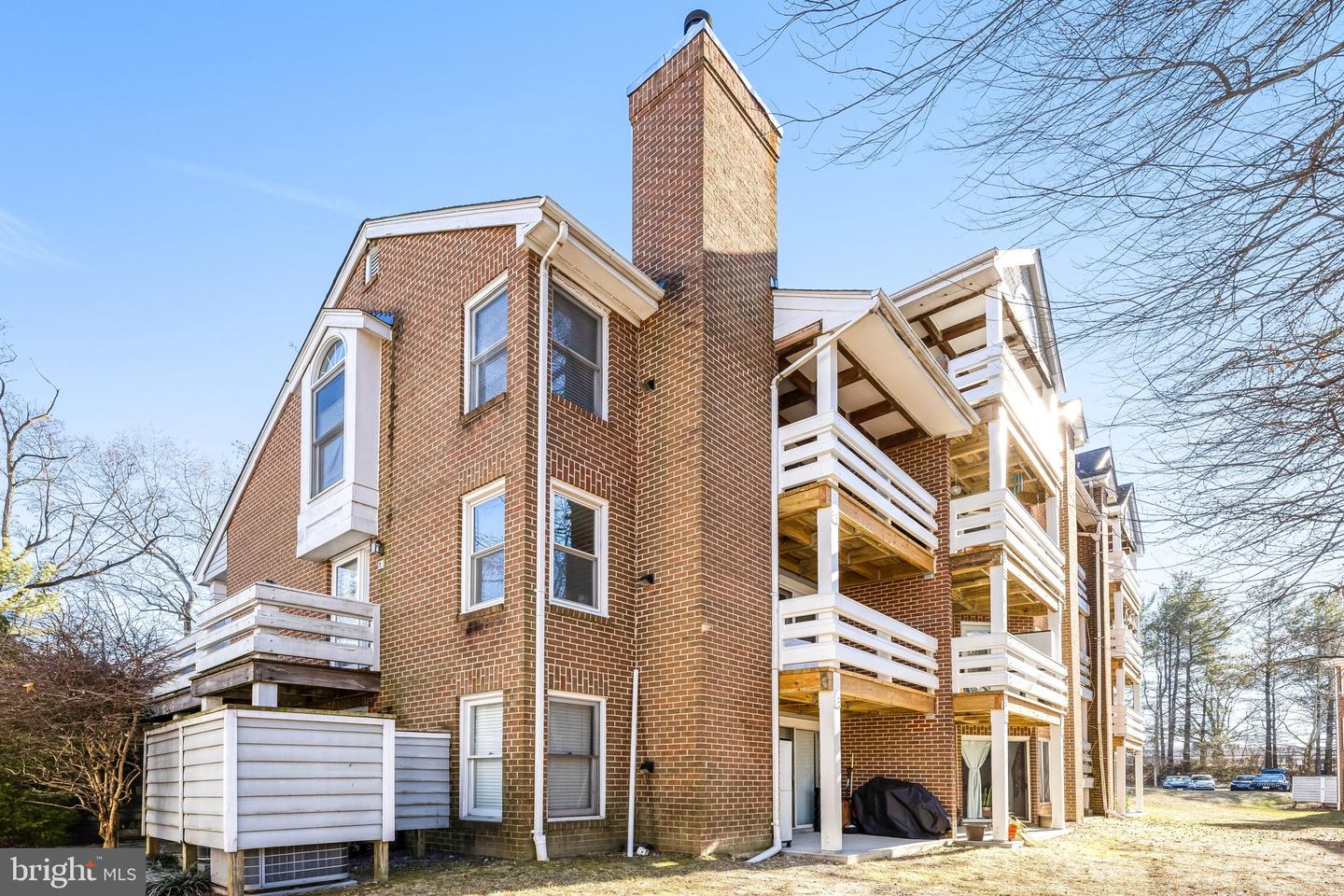7598-L LAKESIDE VILLAGE DR #L, FALLS CHURCH, Virginia 22042, 1 Bedroom Bedrooms, 5 Rooms Rooms,1 BathroomBathrooms,Residential,For sale,7598-L LAKESIDE VILLAGE DR #L,VAFX2292652 MLS # VAFX2292652