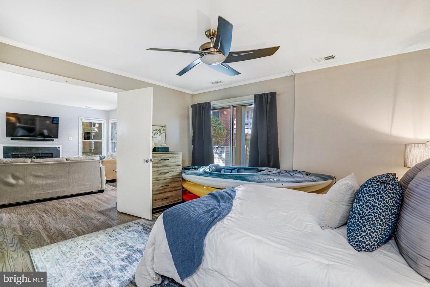 7598-L LAKESIDE VILLAGE DR #L, FALLS CHURCH, Virginia 22042, 1 Bedroom Bedrooms, 5 Rooms Rooms,1 BathroomBathrooms,Residential,For sale,7598-L LAKESIDE VILLAGE DR #L,VAFX2292652 MLS # VAFX2292652