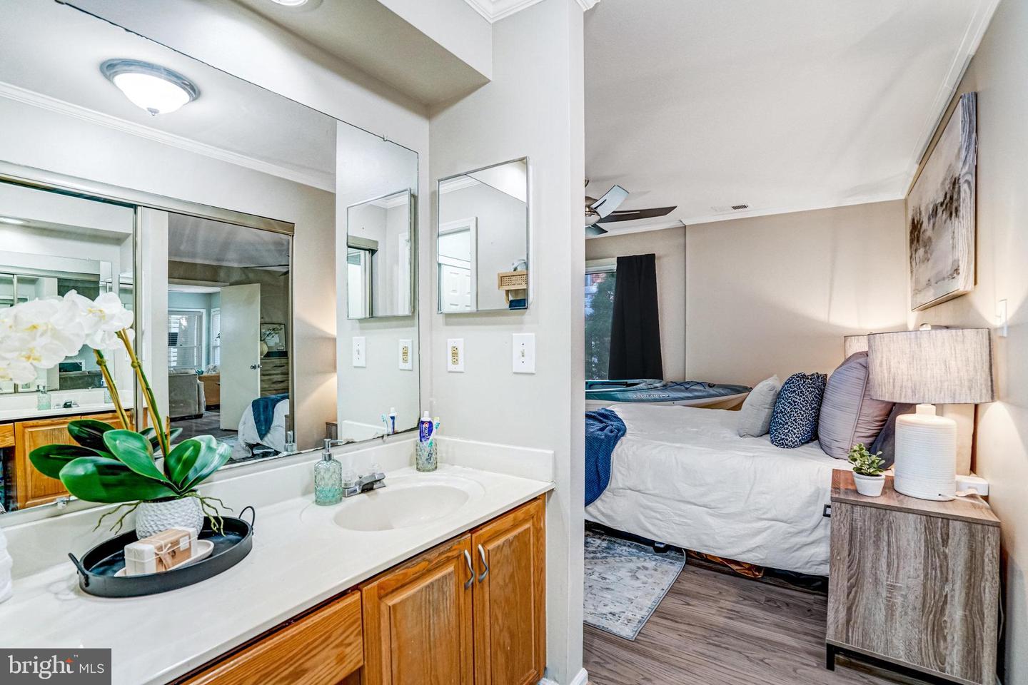 7598-L LAKESIDE VILLAGE DR #L, FALLS CHURCH, Virginia 22042, 1 Bedroom Bedrooms, 5 Rooms Rooms,1 BathroomBathrooms,Residential,For sale,7598-L LAKESIDE VILLAGE DR #L,VAFX2292652 MLS # VAFX2292652