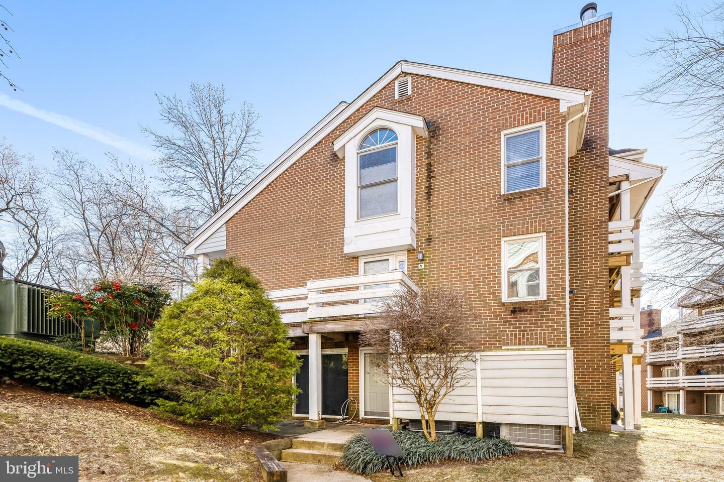 7598-L LAKESIDE VILLAGE DR #L, FALLS CHURCH, Virginia 22042, 1 Bedroom Bedrooms, 5 Rooms Rooms,1 BathroomBathrooms,Residential,For sale,7598-L LAKESIDE VILLAGE DR #L,VAFX2292652 MLS # VAFX2292652