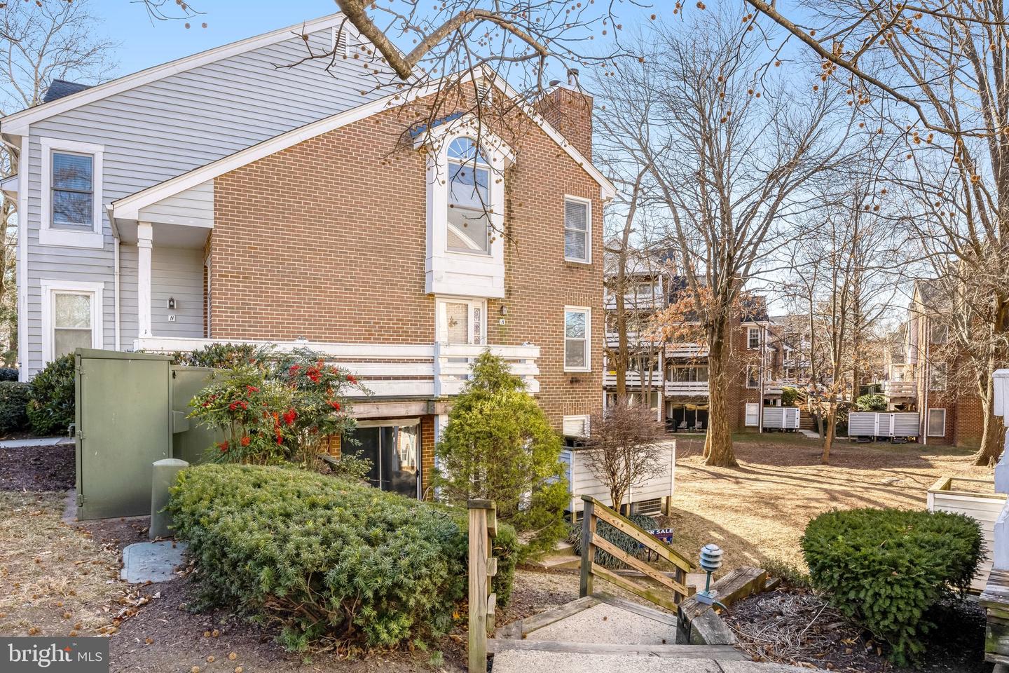 7598-L LAKESIDE VILLAGE DR #L, FALLS CHURCH, Virginia 22042, 1 Bedroom Bedrooms, 5 Rooms Rooms,1 BathroomBathrooms,Residential,For sale,7598-L LAKESIDE VILLAGE DR #L,VAFX2292652 MLS # VAFX2292652