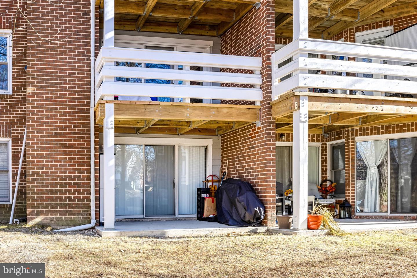 7598-L LAKESIDE VILLAGE DR #L, FALLS CHURCH, Virginia 22042, 1 Bedroom Bedrooms, 5 Rooms Rooms,1 BathroomBathrooms,Residential,For sale,7598-L LAKESIDE VILLAGE DR #L,VAFX2292652 MLS # VAFX2292652