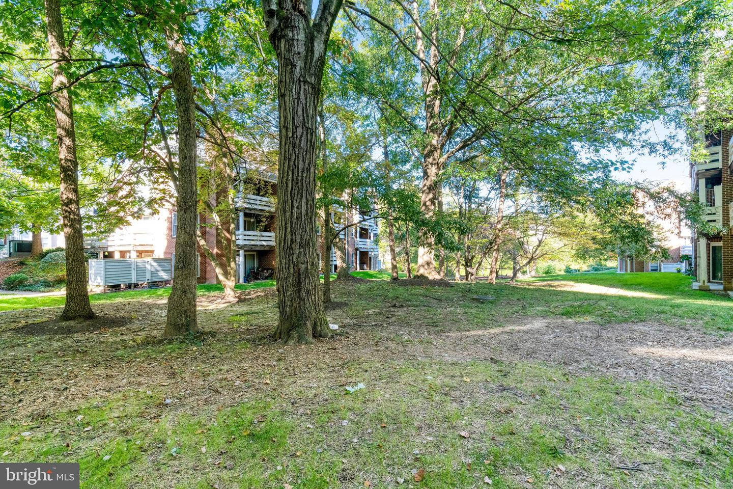 7598-L LAKESIDE VILLAGE DR #L, FALLS CHURCH, Virginia 22042, 1 Bedroom Bedrooms, 5 Rooms Rooms,1 BathroomBathrooms,Residential,For sale,7598-L LAKESIDE VILLAGE DR #L,VAFX2292652 MLS # VAFX2292652