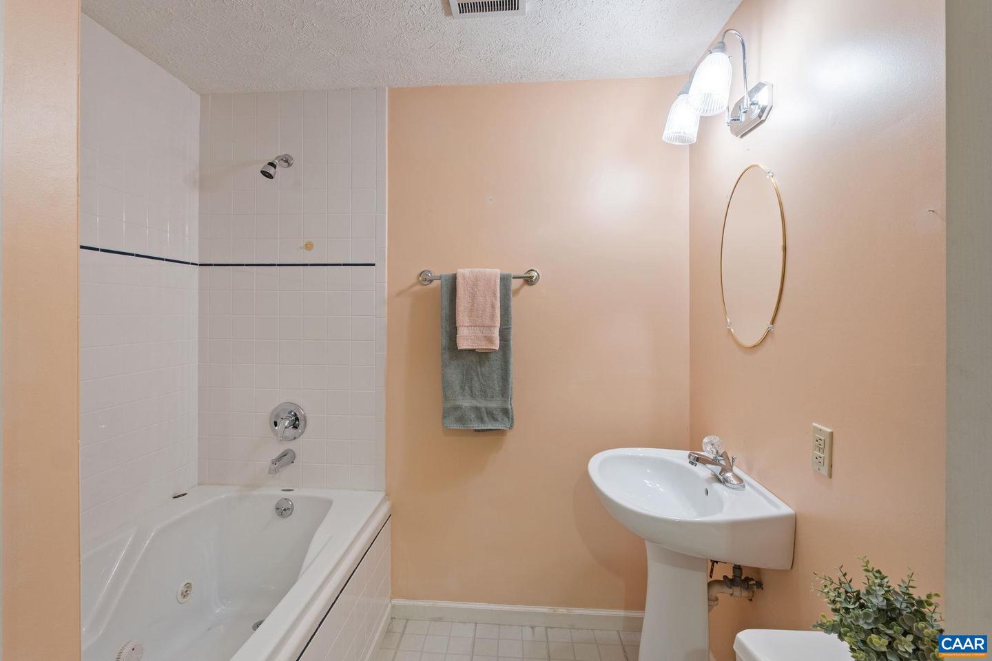 7 ENGLEWOOD DR, PALMYRA, Virginia 22963, 3 Bedrooms Bedrooms, ,3 BathroomsBathrooms,Residential,For sale,7 ENGLEWOOD DR,673640 MLS # 673640