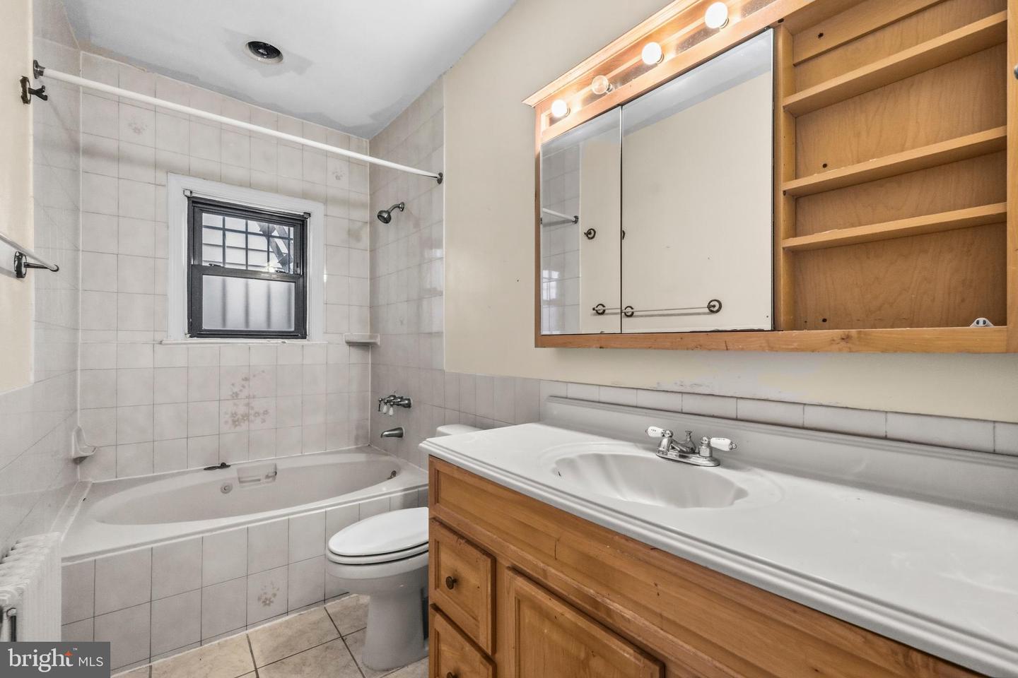 1920 11TH ST NW, WASHINGTON, District Of Columbia 20001, 5 Bedrooms Bedrooms, ,4 BathroomsBathrooms,Residential,For sale,1920 11TH ST NW,DCDC2247684 MLS # DCDC2247684