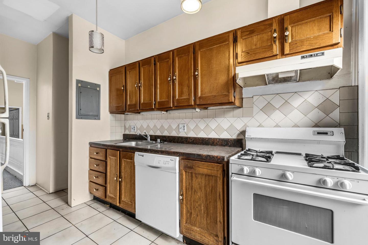 1920 11TH ST NW, WASHINGTON, District Of Columbia 20001, 5 Bedrooms Bedrooms, ,4 BathroomsBathrooms,Residential,For sale,1920 11TH ST NW,DCDC2247684 MLS # DCDC2247684