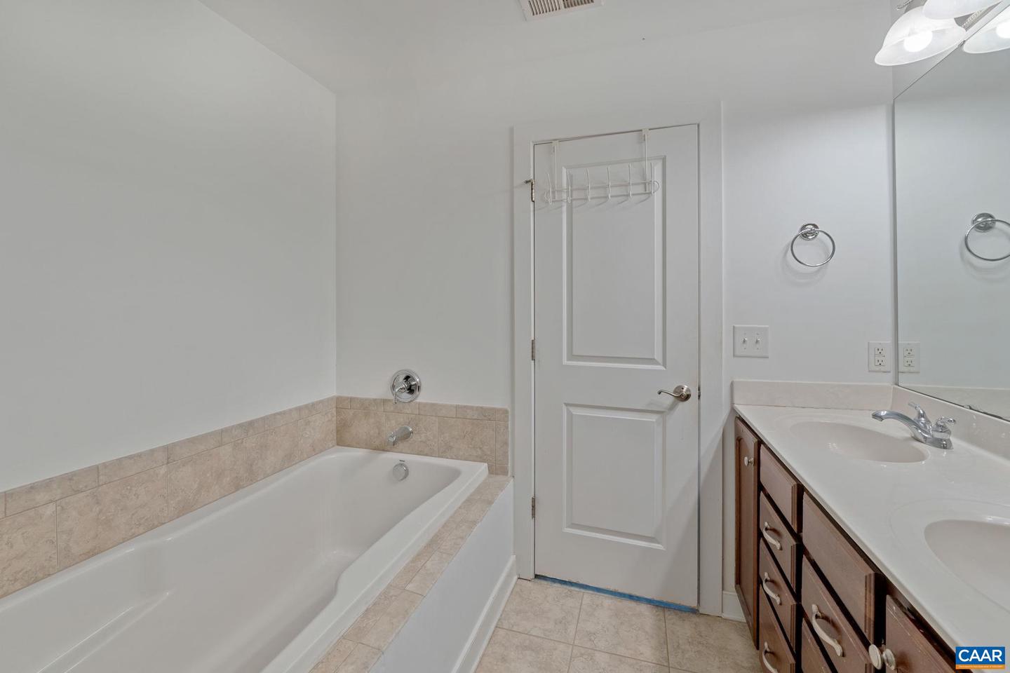 195 BROOKWOOD DR, CHARLOTTESVILLE, Virginia 22902, 4 Bedrooms Bedrooms, ,4 BathroomsBathrooms,Residential,For sale,195 BROOKWOOD DR,673643 MLS # 673643