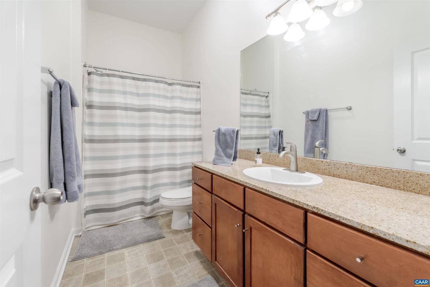 720 WALKER SQ #4B, CHARLOTTESVILLE, Virginia 22903, 1 Bedroom Bedrooms, ,1 BathroomBathrooms,Residential,For sale,720 WALKER SQ #4B,673646 MLS # 673646