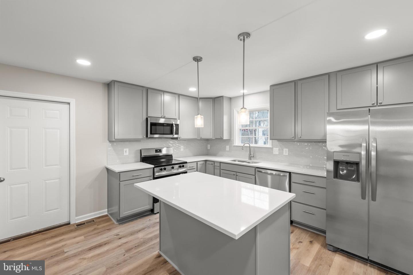 109 SYCAMORE PL, CROSS JUNCTION, Virginia 22625, 3 Bedrooms Bedrooms, ,2 BathroomsBathrooms,Residential,For sale,109 SYCAMORE PL,VAFV2037848 MLS # VAFV2037848