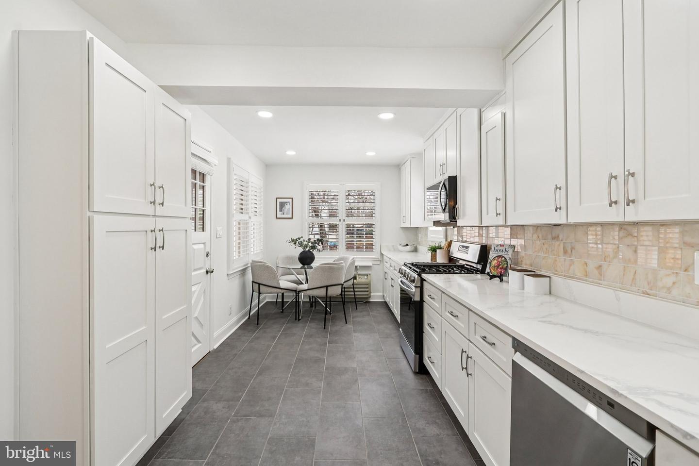 2719 N LEXINGTON ST, ARLINGTON, Virginia 22207, 3 Bedrooms Bedrooms, ,2 BathroomsBathrooms,Residential,For sale,2719 N LEXINGTON ST,VAAR2065988 MLS # VAAR2065988