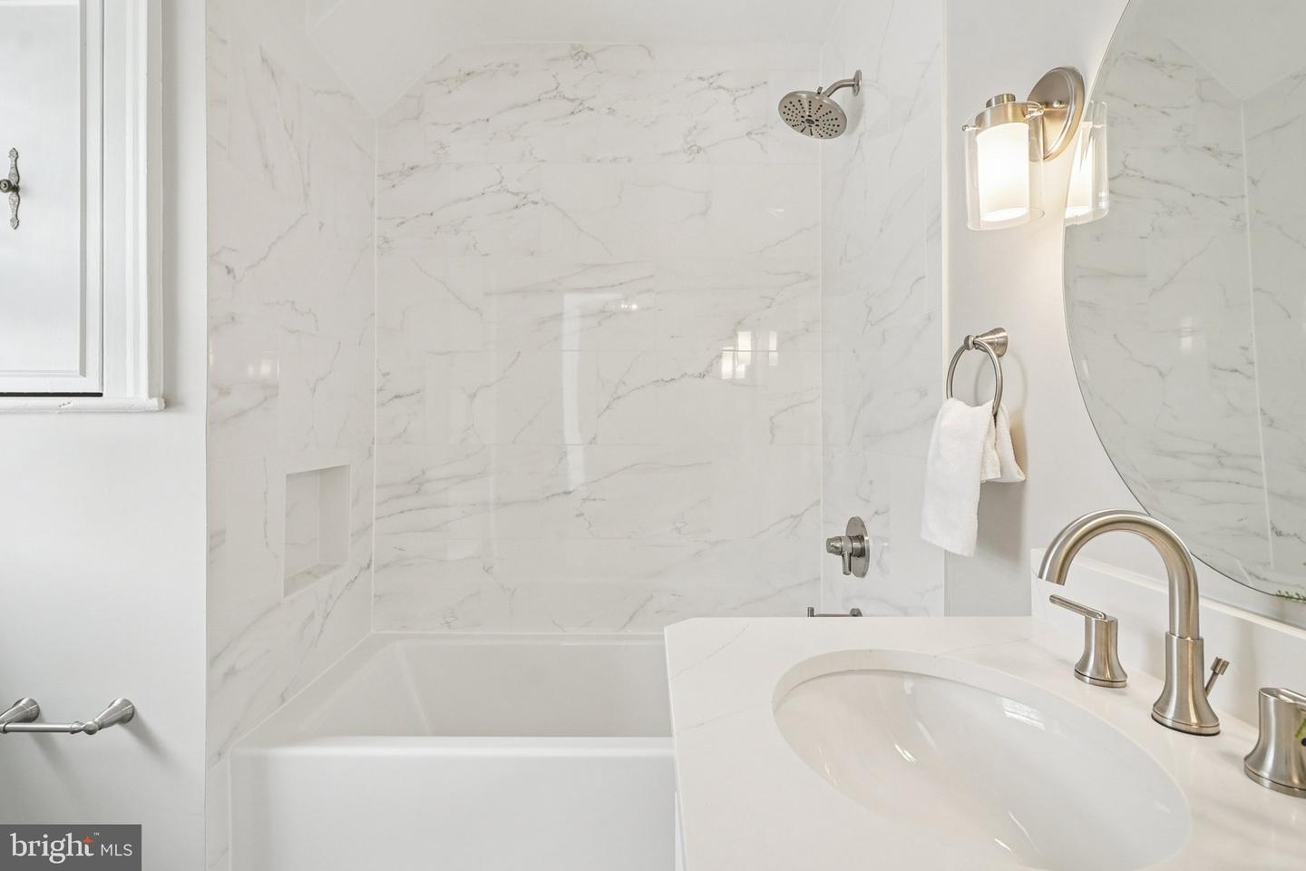 2719 N LEXINGTON ST, ARLINGTON, Virginia 22207, 3 Bedrooms Bedrooms, ,2 BathroomsBathrooms,Residential,For sale,2719 N LEXINGTON ST,VAAR2065988 MLS # VAAR2065988