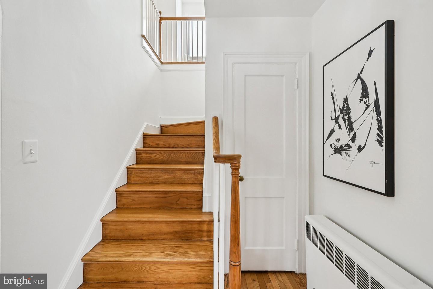 2719 N LEXINGTON ST, ARLINGTON, Virginia 22207, 3 Bedrooms Bedrooms, ,2 BathroomsBathrooms,Residential,For sale,2719 N LEXINGTON ST,VAAR2065988 MLS # VAAR2065988