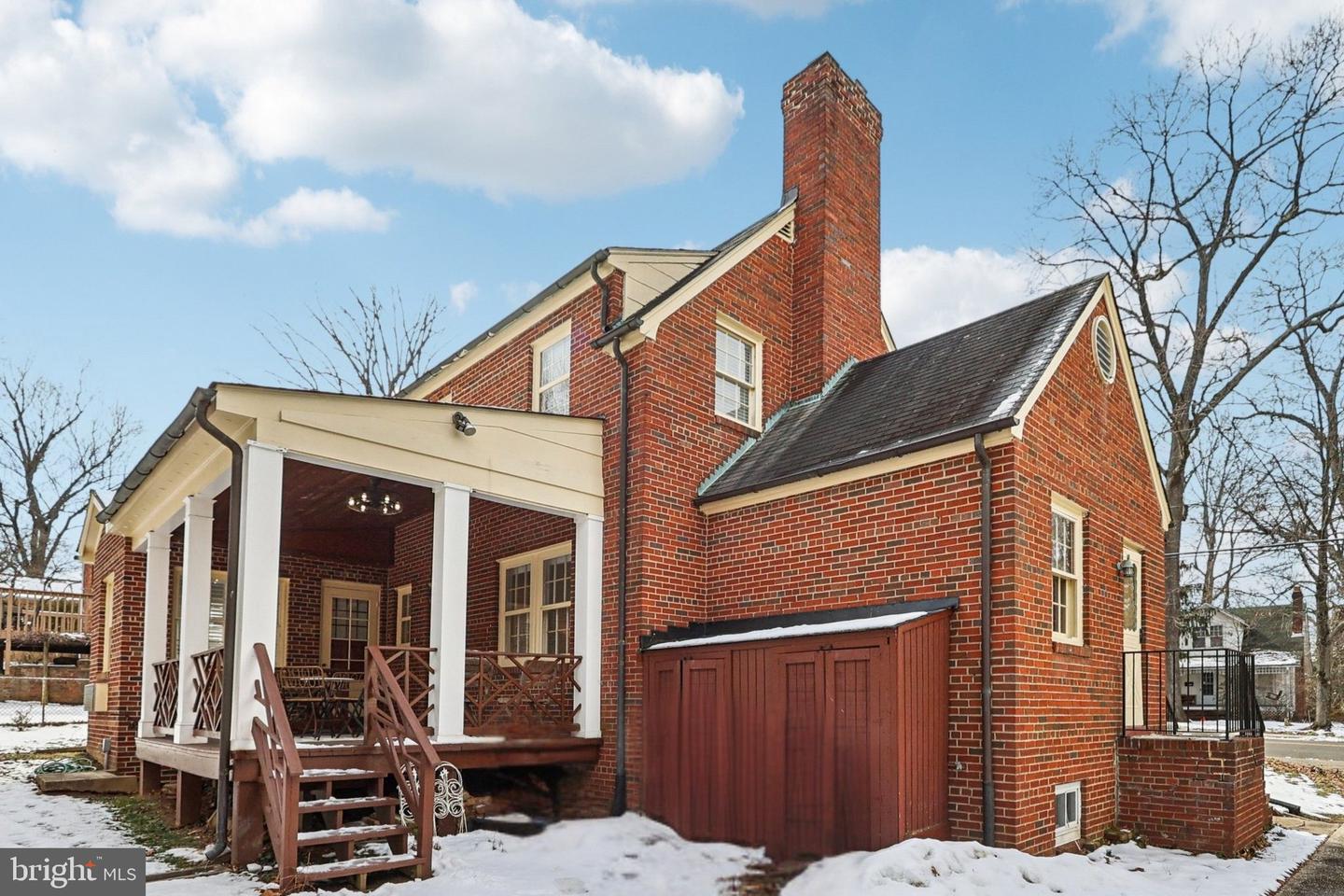 2719 N LEXINGTON ST, ARLINGTON, Virginia 22207, 3 Bedrooms Bedrooms, ,2 BathroomsBathrooms,Residential,For sale,2719 N LEXINGTON ST,VAAR2065988 MLS # VAAR2065988