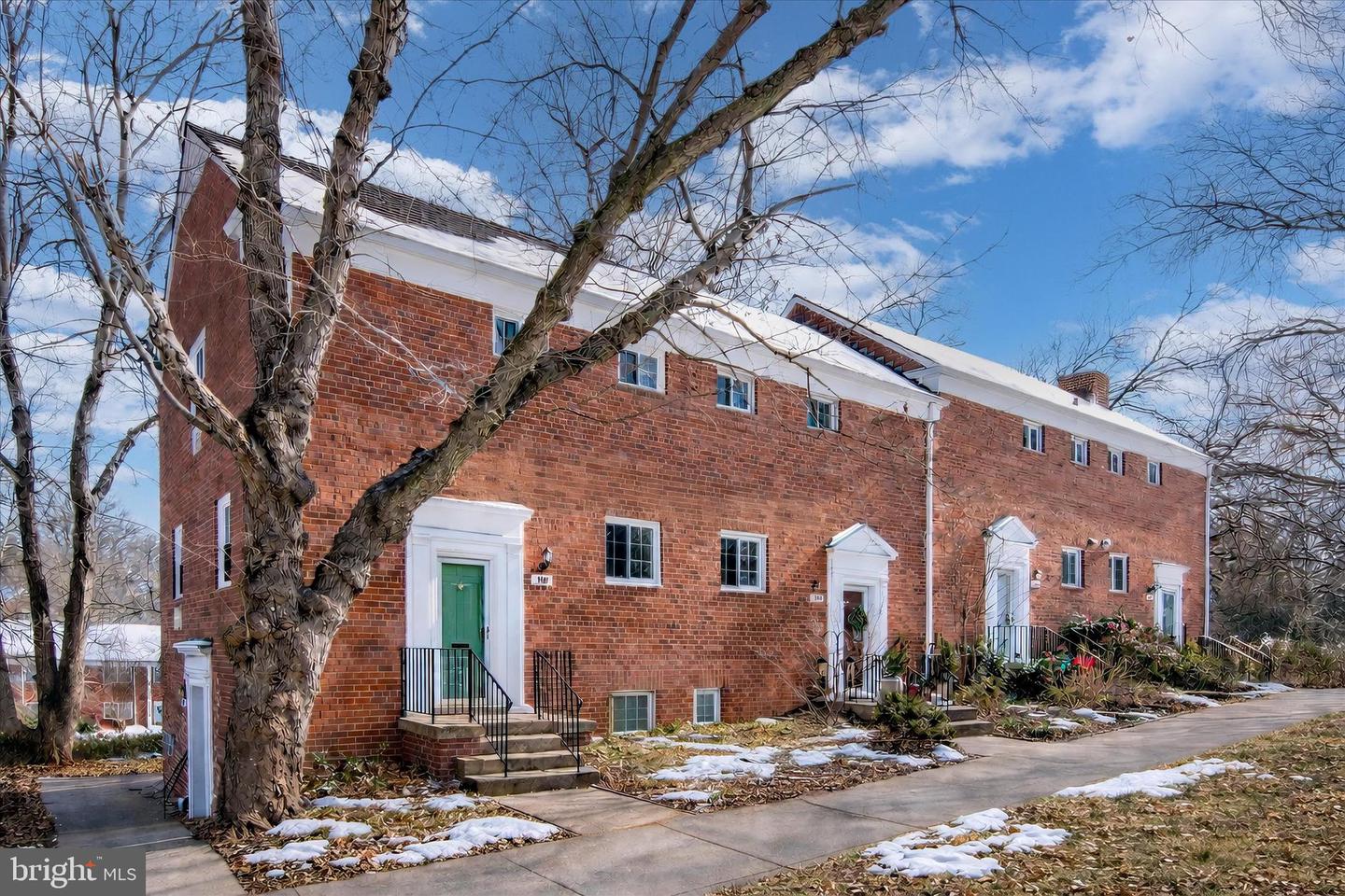 3129 MARTHA CUSTIS DR, ALEXANDRIA, Virginia 22302, 2 Bedrooms Bedrooms, ,1 BathroomBathrooms,Residential,For sale,3129 MARTHA CUSTIS DR,VAAX2051784 MLS # VAAX2051784