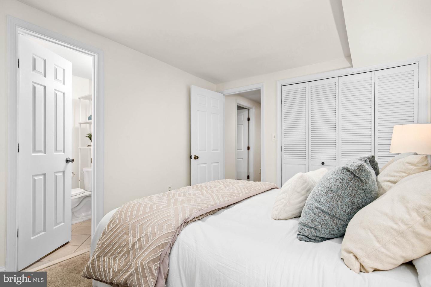 516 4TH ST NE #101, WASHINGTON, District Of Columbia 20002, 2 Bedrooms Bedrooms, ,1 BathroomBathrooms,Residential,For sale,516 4TH ST NE #101,DCDC2231906 MLS # DCDC2231906