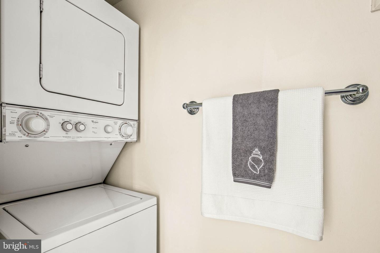 516 4TH ST NE #101, WASHINGTON, District Of Columbia 20002, 2 Bedrooms Bedrooms, ,1 BathroomBathrooms,Residential,For sale,516 4TH ST NE #101,DCDC2231906 MLS # DCDC2231906