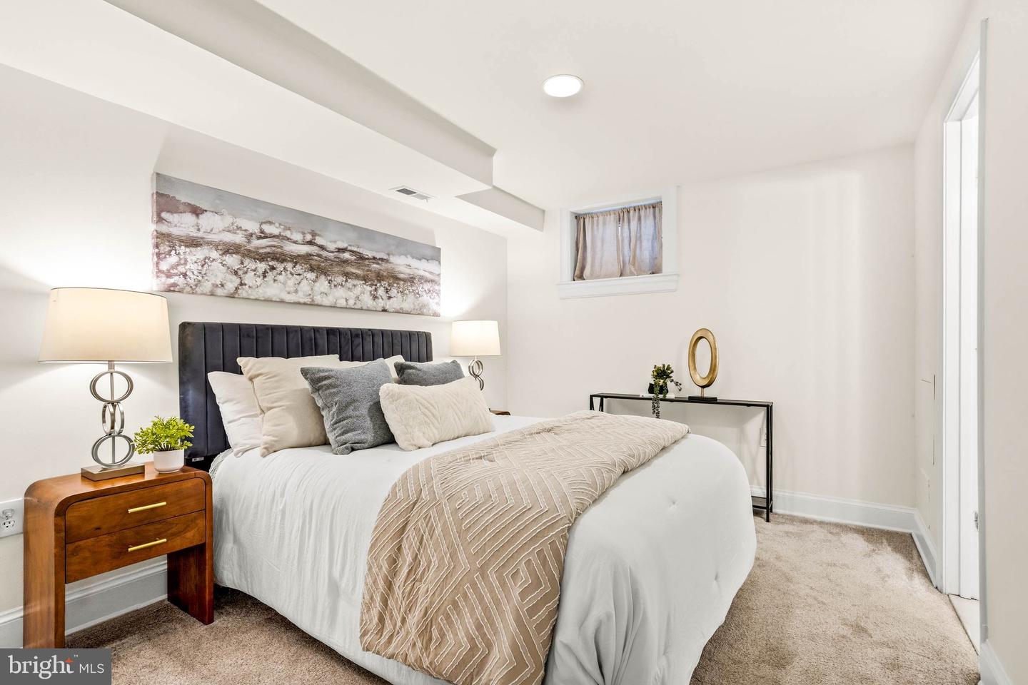 516 4TH ST NE #101, WASHINGTON, District Of Columbia 20002, 2 Bedrooms Bedrooms, ,1 BathroomBathrooms,Residential,For sale,516 4TH ST NE #101,DCDC2231906 MLS # DCDC2231906