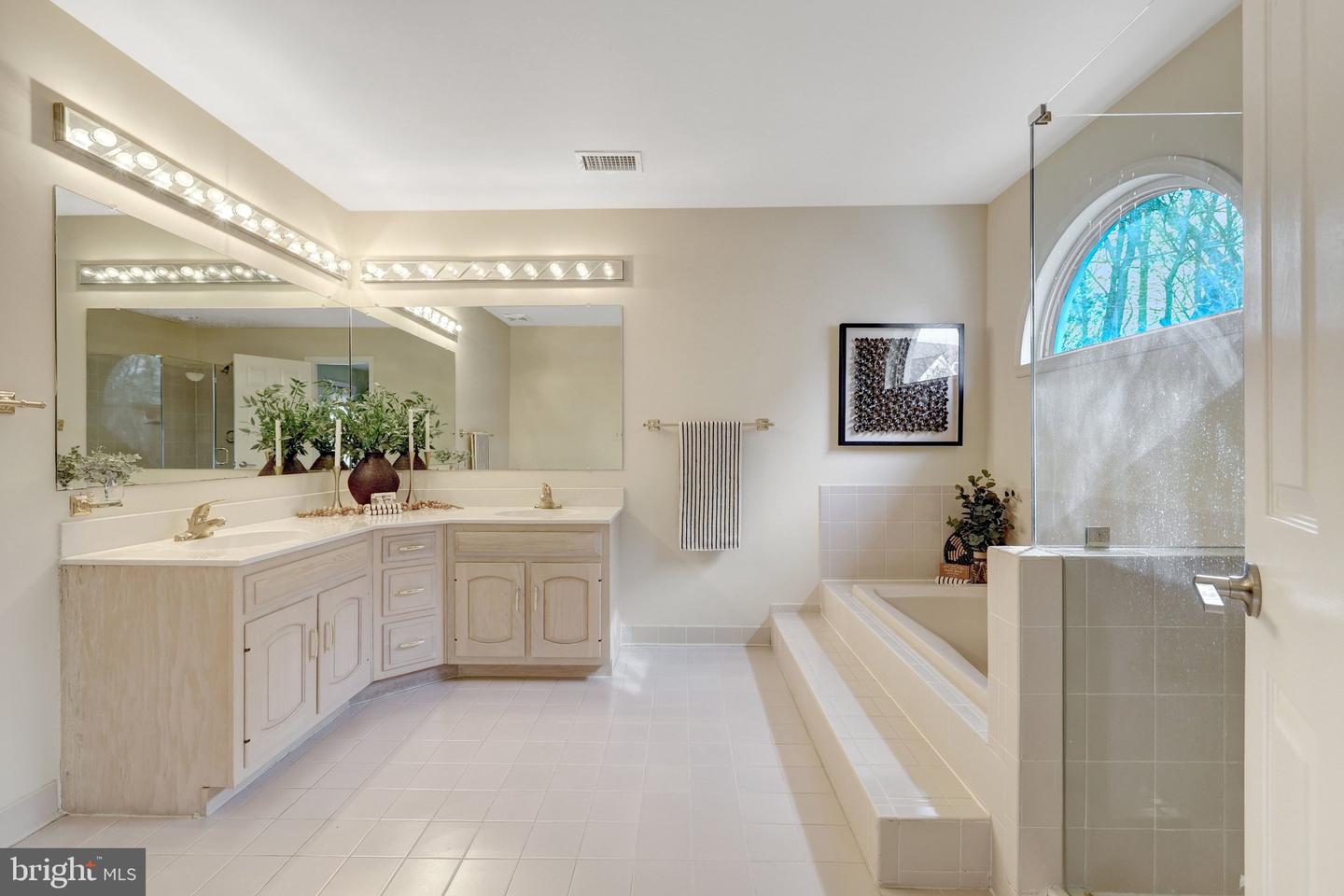 8607 CHERRY DR, FAIRFAX, Virginia 22031, 4 Bedrooms Bedrooms, ,3 BathroomsBathrooms,Residential,For sale,8607 CHERRY DR,VAFX2279714 MLS # VAFX2279714