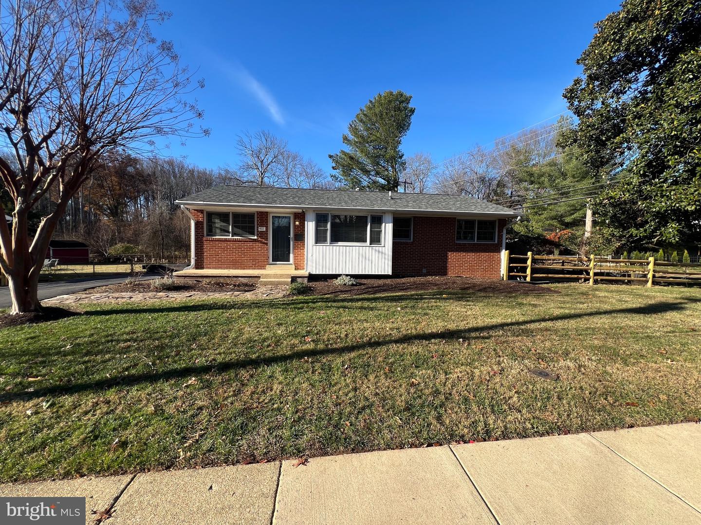 401 MOOREFIELD RD SW, VIENNA, Virginia 22180, 4 Bedrooms Bedrooms, ,3 BathroomsBathrooms,Residential,For sale,401 MOOREFIELD RD SW,VAFX2280812 MLS # VAFX2280812