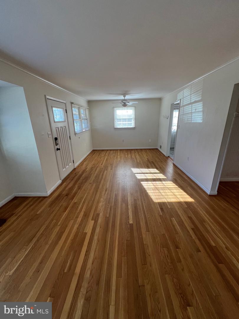 401 MOOREFIELD RD SW, VIENNA, Virginia 22180, 4 Bedrooms Bedrooms, ,3 BathroomsBathrooms,Residential,For sale,401 MOOREFIELD RD SW,VAFX2280812 MLS # VAFX2280812