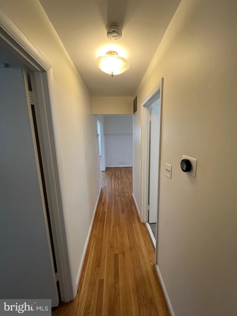 401 MOOREFIELD RD SW, VIENNA, Virginia 22180, 4 Bedrooms Bedrooms, ,3 BathroomsBathrooms,Residential,For sale,401 MOOREFIELD RD SW,VAFX2280812 MLS # VAFX2280812