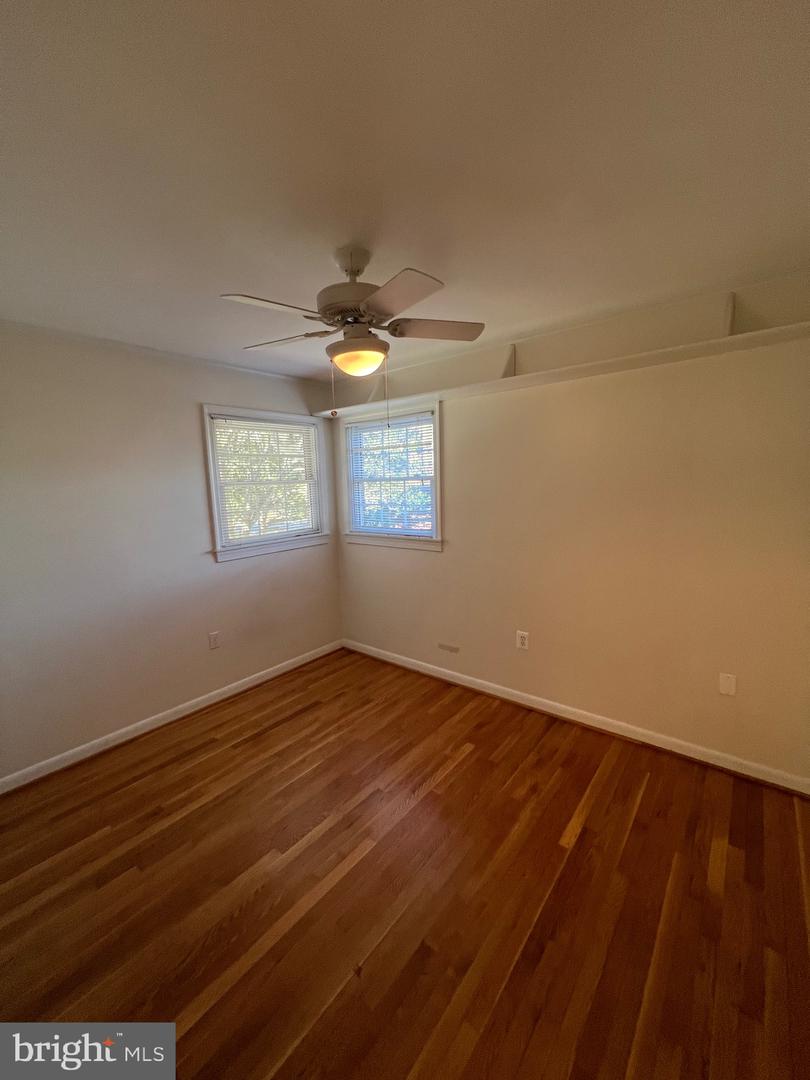 401 MOOREFIELD RD SW, VIENNA, Virginia 22180, 4 Bedrooms Bedrooms, ,3 BathroomsBathrooms,Residential,For sale,401 MOOREFIELD RD SW,VAFX2280812 MLS # VAFX2280812