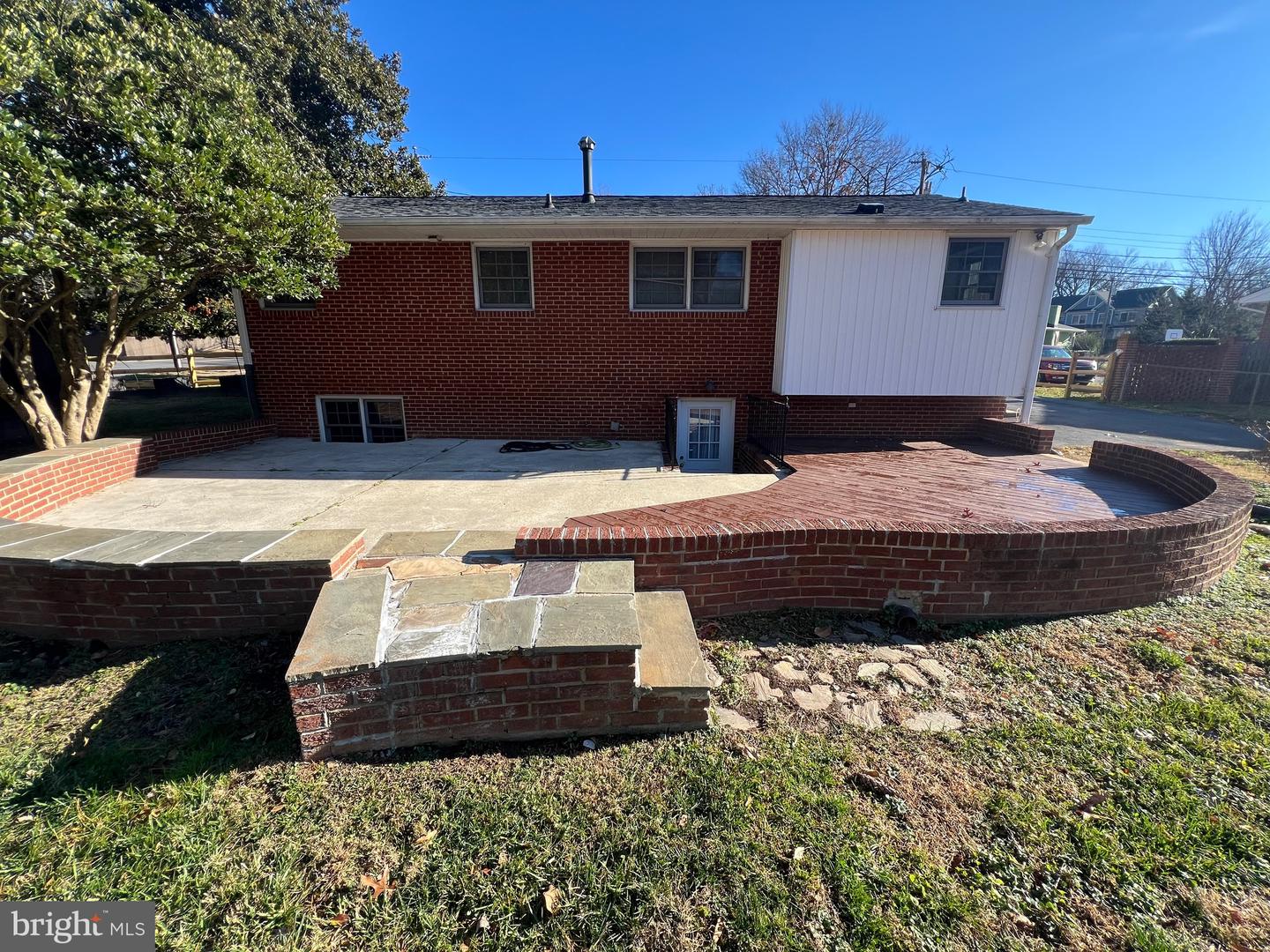 401 MOOREFIELD RD SW, VIENNA, Virginia 22180, 4 Bedrooms Bedrooms, ,3 BathroomsBathrooms,Residential,For sale,401 MOOREFIELD RD SW,VAFX2280812 MLS # VAFX2280812